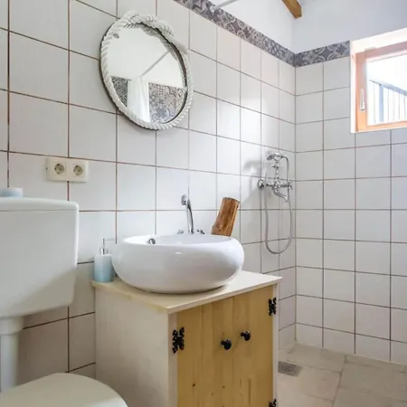 Cima - Threebedroom With Pool * Vrbnik (Primorje-Gorski Kotar)